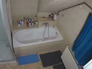 Voyeurcam-julmodels-bath-2nd-1  live sex cam