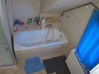 Voyeurcam-julmodels-bath-2nd-1  live sex cam