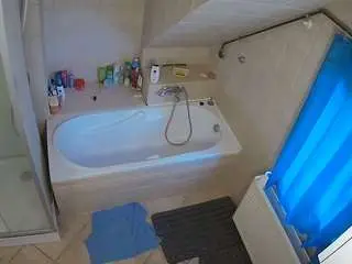 Voyeurcam-julmodels-bath-2nd-1  live sex cam