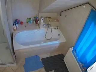 Voyeurcam-julmodels-bath-2nd-1  live sex cam