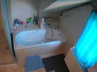 Voyeurcam-julmodels-bath-2nd-1  live sex cam