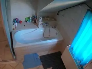 Voyeurcam-julmodels-bath-2nd-1  live sex cam