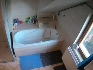 Voyeurcam-julmodels-bath-2nd-1  live sex cam