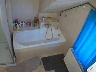 Voyeurcam-julmodels-bath-2nd-1  live sex cam