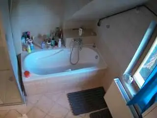 Voyeurcam-julmodels-bath-2nd-1  live sex cam