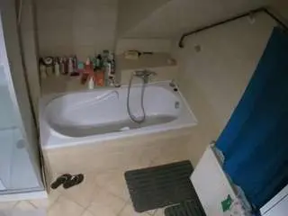 Voyeurcam-julmodels-bath-2nd-1  live sex cam