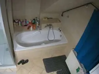 Voyeurcam-julmodels-bath-2nd-1  live sex cam