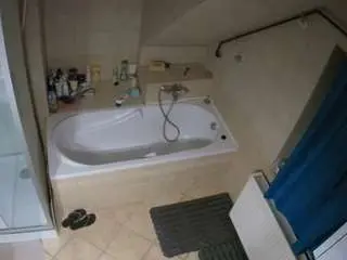 Voyeurcam-julmodels-bath-2nd-1  live sex cam