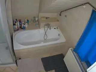 Voyeurcam-julmodels-bath-2nd-1  live sex cam