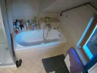 Voyeurcam-julmodels-bath-2nd-1  live sex cam