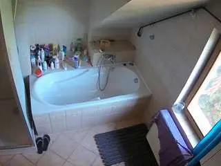 Voyeurcam-julmodels-bath-2nd-1  live sex cam
