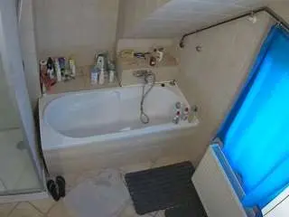 Voyeurcam-julmodels-bath-2nd-1  live sex cam