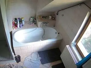 Voyeurcam-julmodels-bath-2nd-1  live sex cam
