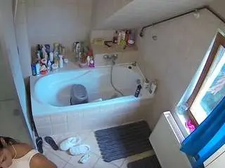 Voyeurcam-julmodels-bath-2nd-1  live sex cam