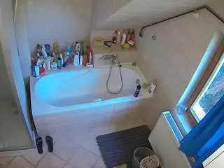 Voyeurcam-julmodels-bath-2nd-1  live sex cam