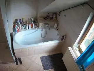 Voyeurcam-julmodels-bath-2nd-1  live sex cam
