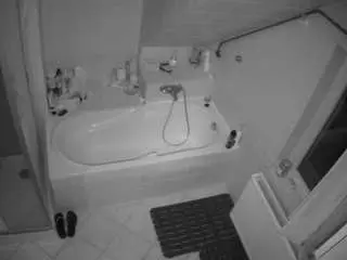 Voyeurcam-julmodels-bath-2nd-1  live sex cam