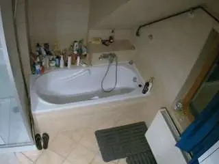 Voyeurcam-julmodels-bath-2nd-1  live sex cam