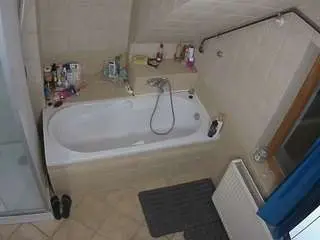 Voyeurcam-julmodels-bath-2nd-1  live sex cam