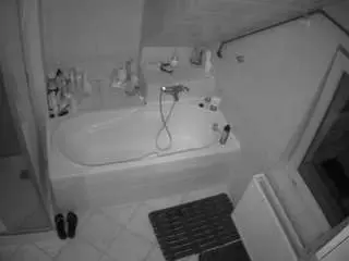 Voyeurcam-julmodels-bath-2nd-1  live sex cam
