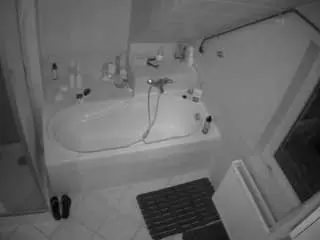 Voyeurcam-julmodels-bath-2nd-1  live sex cam