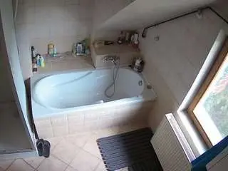 Voyeurcam-julmodels-bath-2nd-1  live sex cam