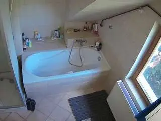 Voyeurcam-julmodels-bath-2nd-1  live sex cam