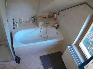 Voyeurcam-julmodels-bath-2nd-1  live sex cam