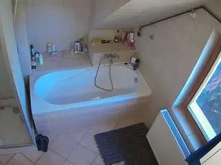Voyeurcam-julmodels-bath-2nd-1  live sex cam