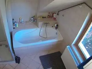 Voyeurcam-julmodels-bath-2nd-1  live sex cam