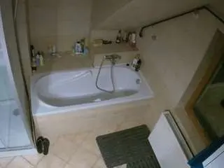 Voyeurcam-julmodels-bath-2nd-1  live sex cam