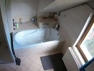 Voyeurcam-julmodels-bath-2nd-1  live sex cam