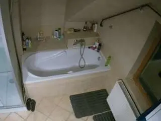 Voyeurcam-julmodels-bath-2nd-1  live sex cam