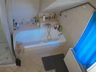 Voyeurcam-julmodels-bath-2nd-1  live sex cam