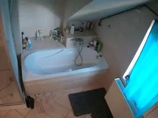 Voyeurcam-julmodels-bath-2nd-1  live sex cam