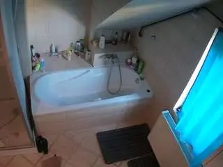 Voyeurcam-julmodels-bath-2nd-1  live sex cam