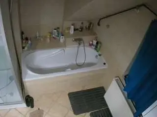 Voyeurcam-julmodels-bath-2nd-1  live sex cam