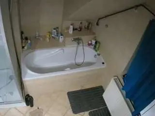 Voyeurcam-julmodels-bath-2nd-1  live sex cam