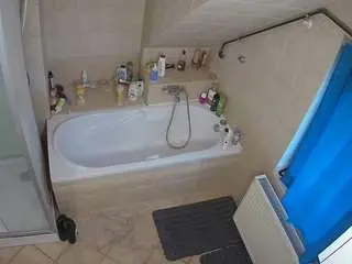 Voyeurcam-julmodels-bath-2nd-1  live sex cam