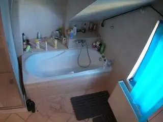 Voyeurcam-julmodels-bath-2nd-1  live sex cam