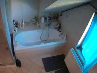 Voyeurcam-julmodels-bath-2nd-1  live sex cam