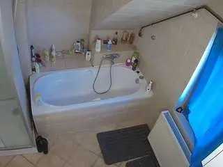 Voyeurcam-julmodels-bath-2nd-1  live sex cam