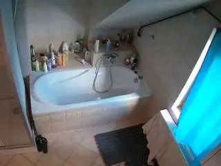 Voyeurcam-julmodels-bath-2nd-1  live sex cam