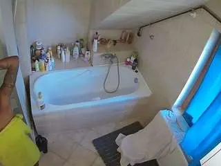 Voyeurcam-julmodels-bath-2nd-1  live sex cam
