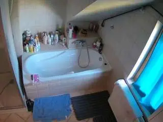 Voyeurcam-julmodels-bath-2nd-1  live sex cam