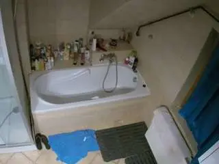 Voyeurcam-julmodels-bath-2nd-1  live sex cam