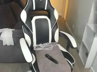 Dixon-ross  live sex cam