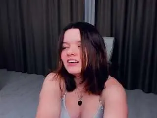 Trishadarnold  live sex cam