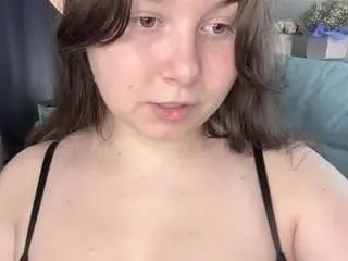 Pollygross  live sex cam