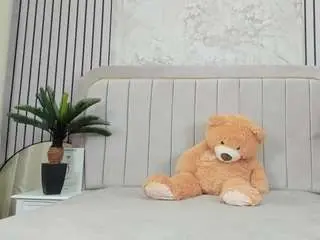 Daryar33e  live sex cam